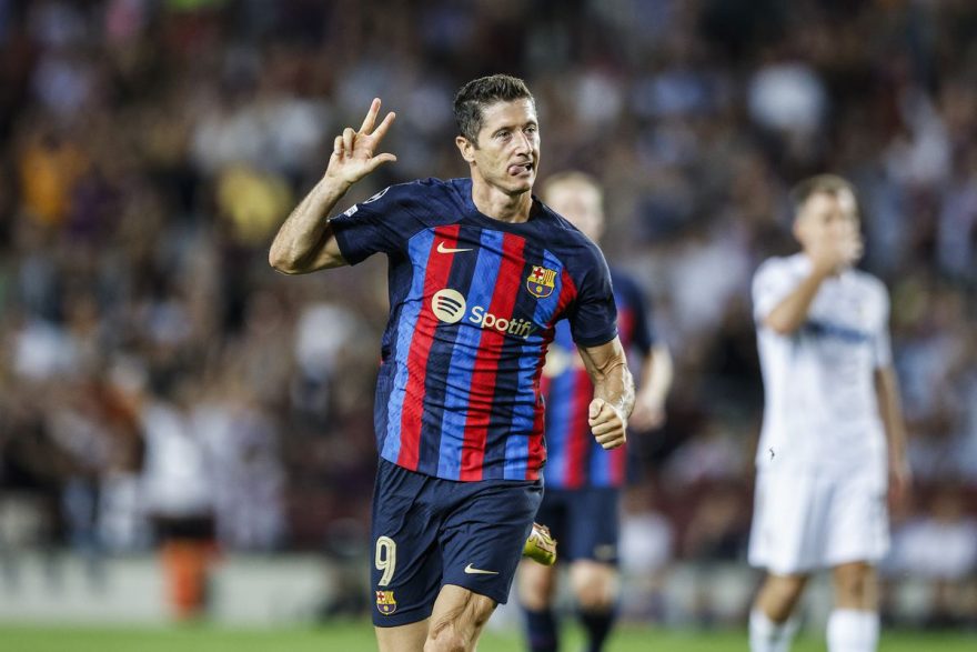 Robert Lewandowski raggiunge l'obiettivo della Champions League all'FC Barcelona